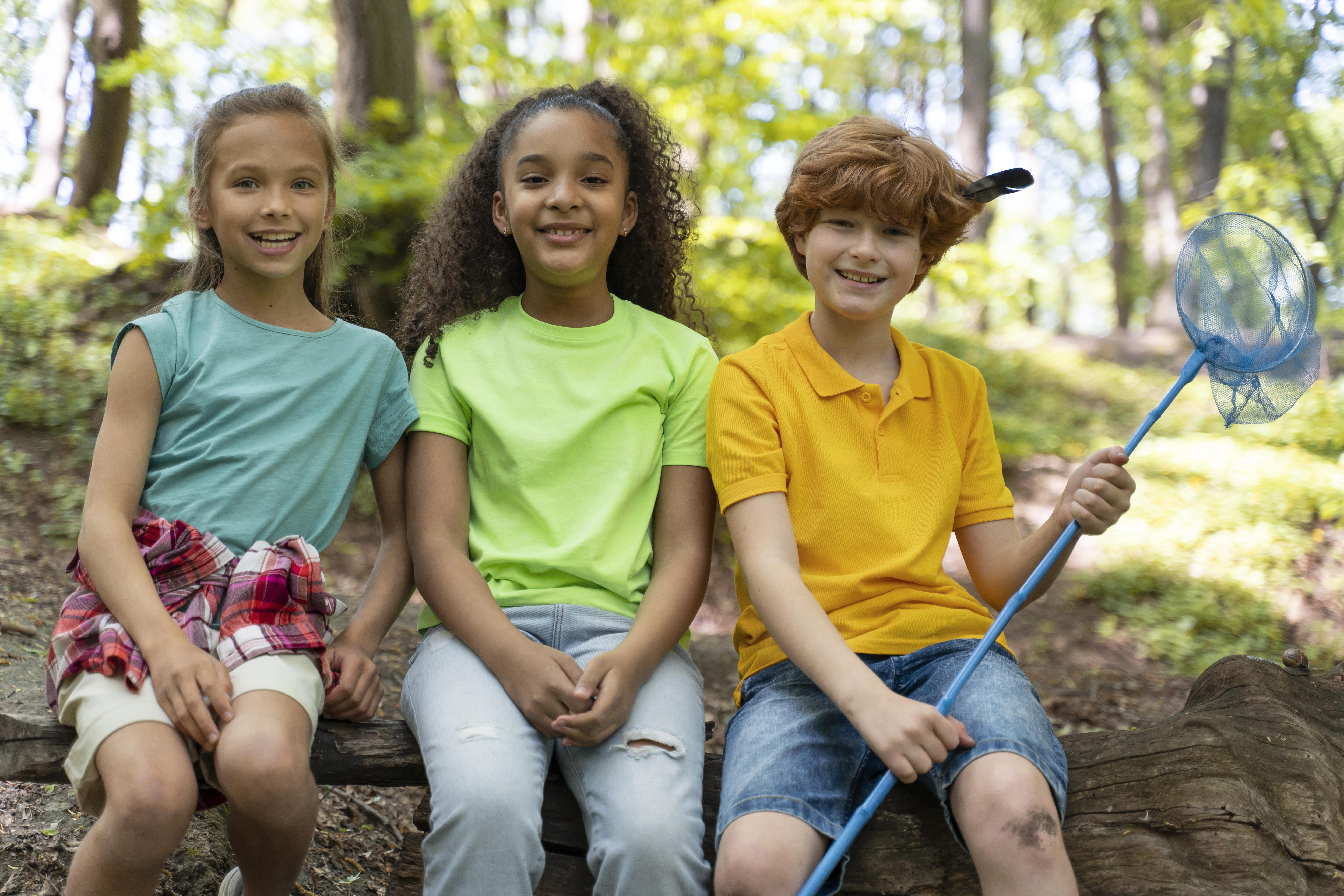 kids-spending-time-together-nature